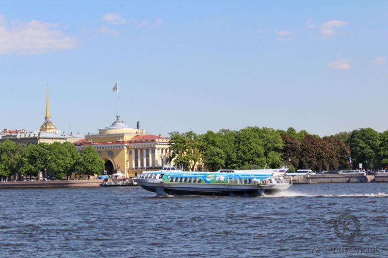 Водные экскурсии по рекам и каналам Санкт-Петербурга