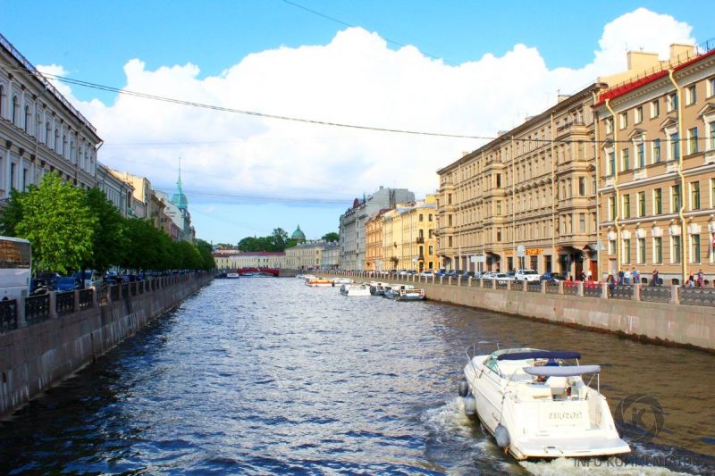 Водные экскурсии по рекам и каналам Санкт-Петербурга